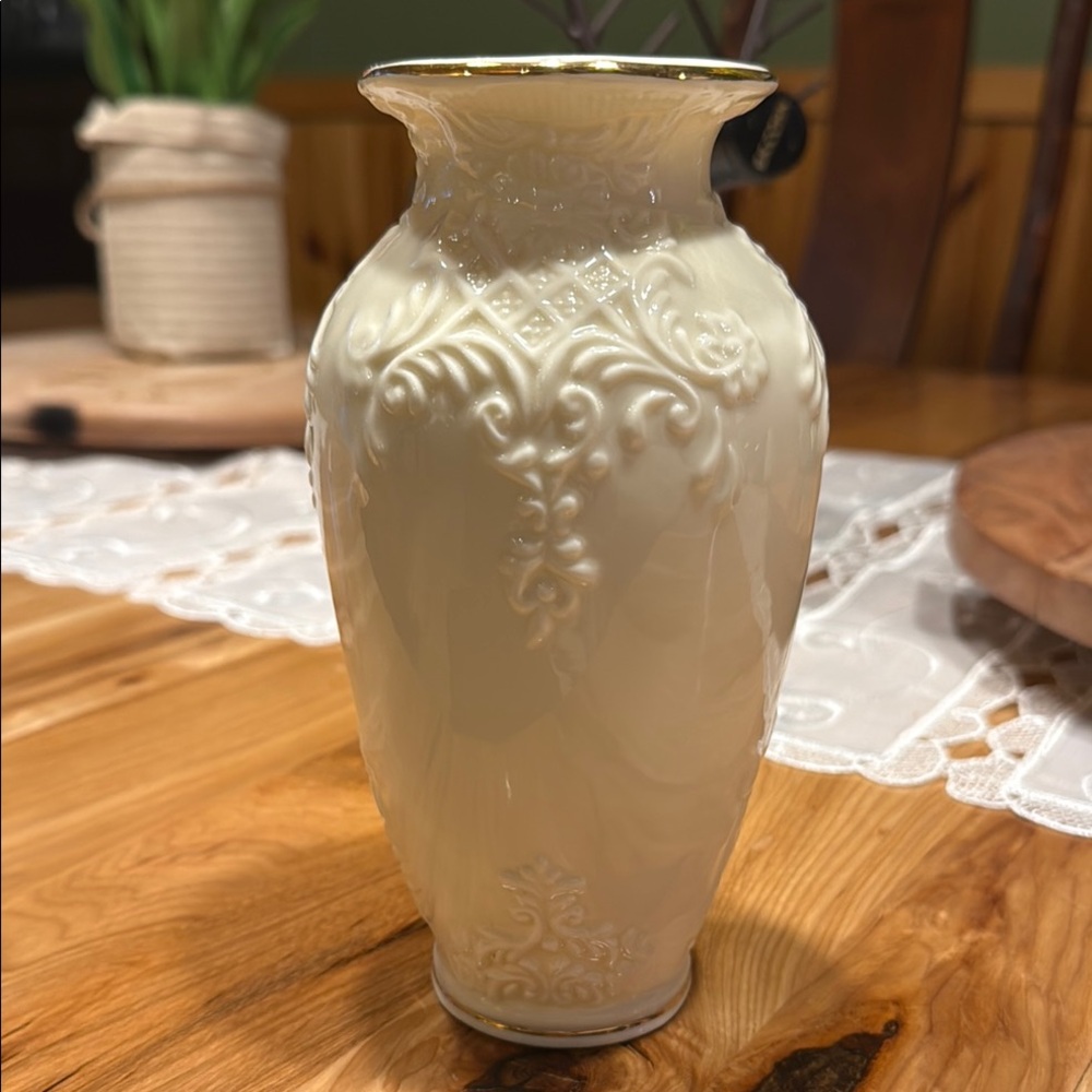 Lenox Elegant Cream Vase with Gold Rim